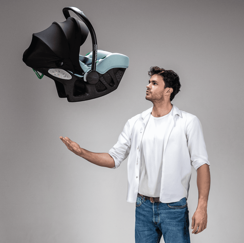 Holm Barnesikring TFK Avionaut Pixel Pro babystol, bilstol for spedbarn og prematur. Installeres på base eller beltemonteres. Lett bilstol, verdens letteste