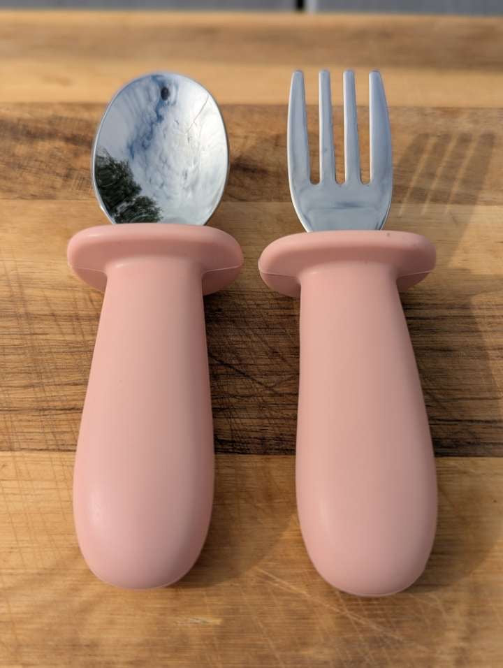 Servise for barn, stål og silikon