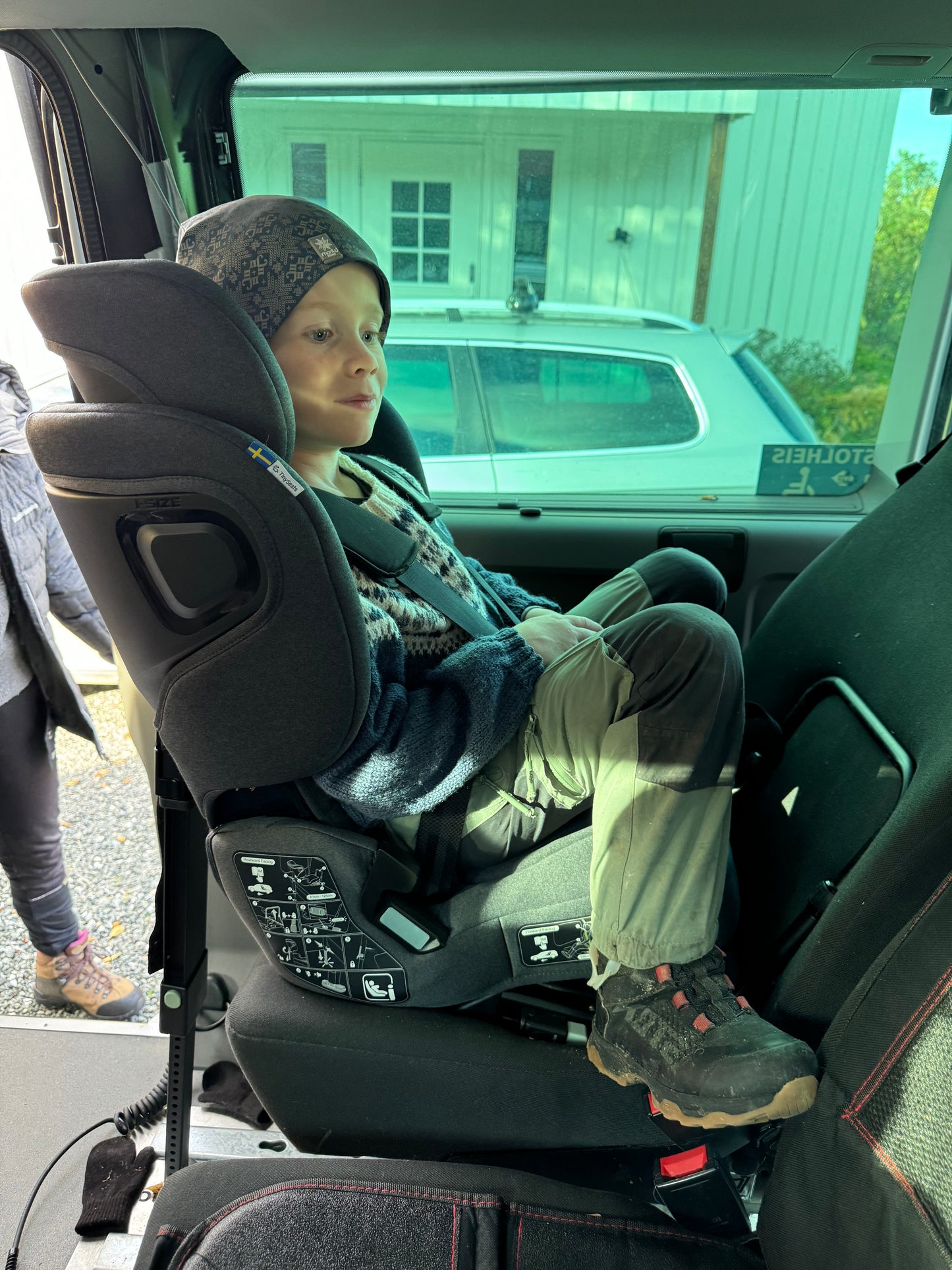 TinySeats Two med eldre barn, 7 år, 116 cm og 19 kilo. Holm Barnesikring
