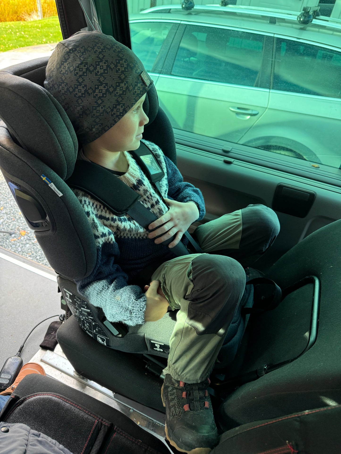 TinySeats Two bakovervendt med 7 år gammel gutt. 116 cm og 19 kg. Holm Barnesikring
