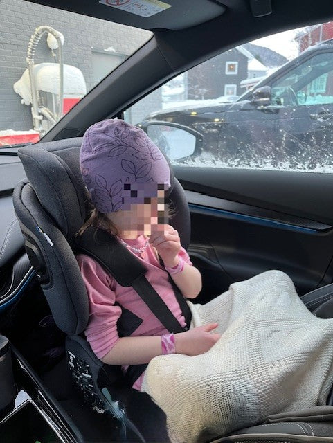 TinySeats Two foran i Skoda Enyaq, Jente 6.5 år. Holm Barnesikring